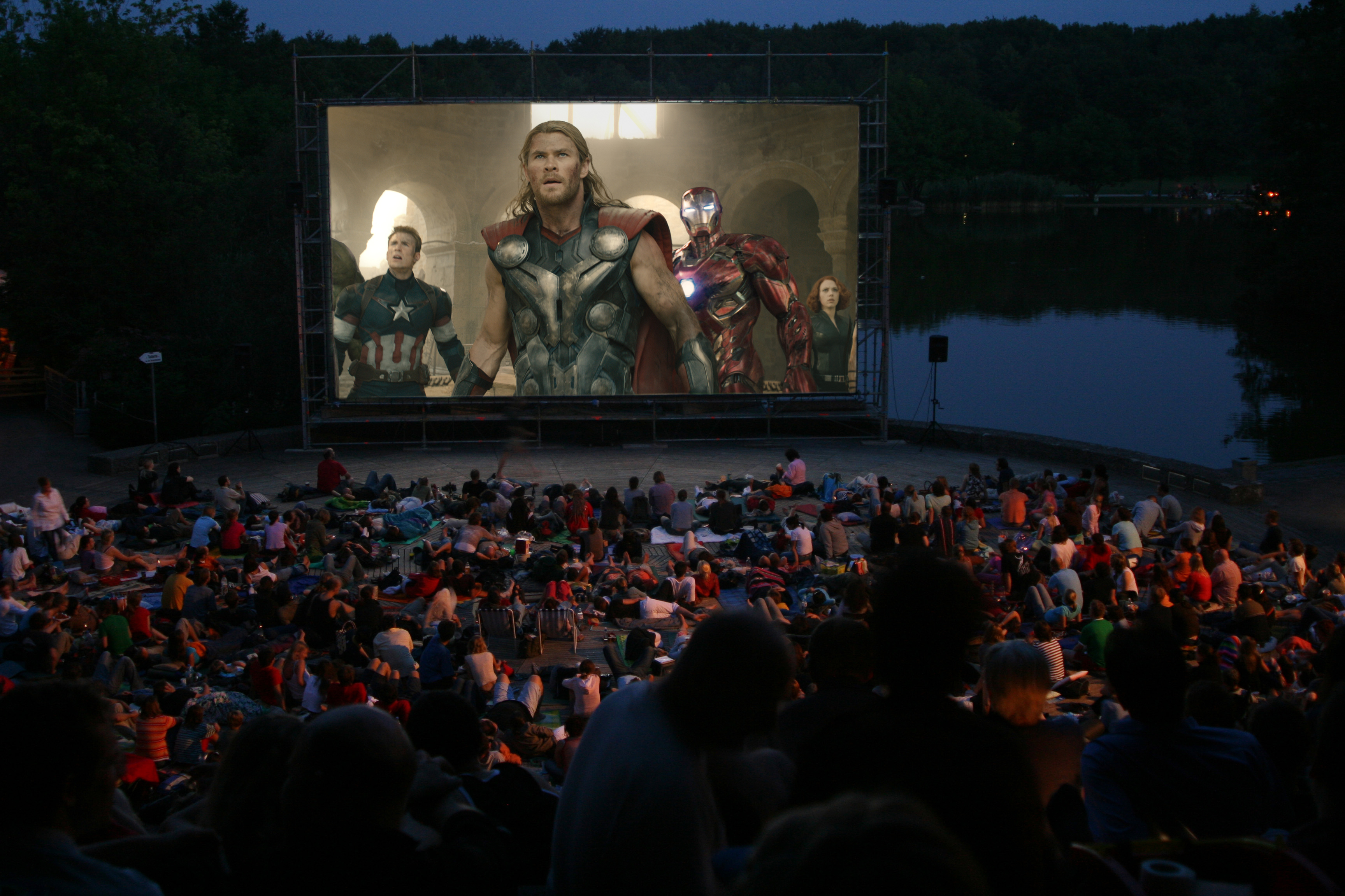 Open-Air Kino: Kino Mond & Sterne am Westpark zeigt die Avengers © Kino Mond & Sterne am Westpark zeigt Avengers - Foto: Kino, Mond & Sterne