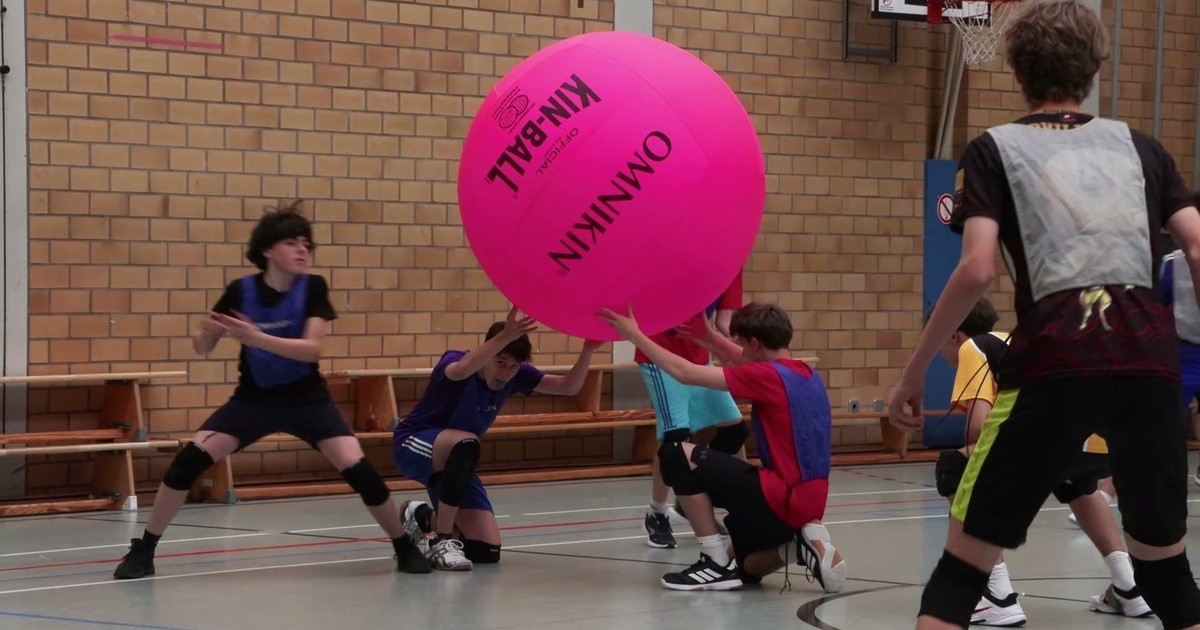 Kin-Ball: Die Sportart mit dem Riesenball | münchen.tv