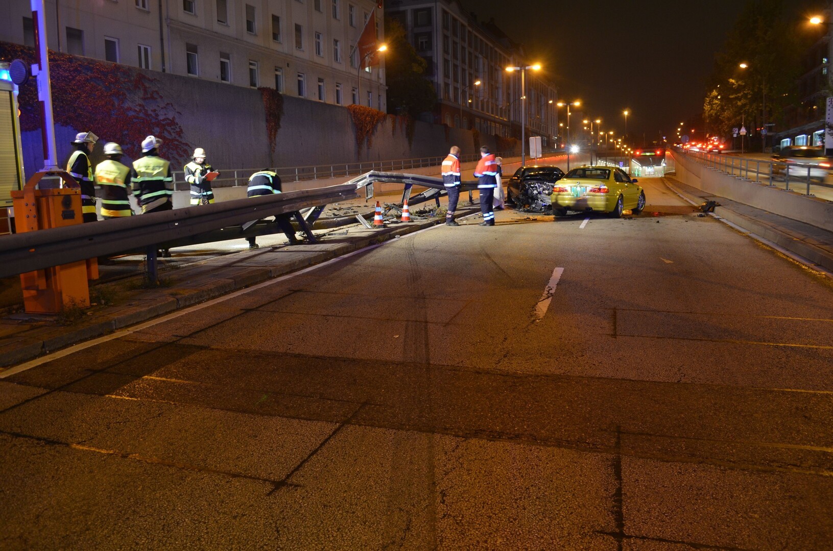 Betrunkene Bruder Fahren Rennen Mittlerer Ring Nach Unfall Gesperrt Munchen Tv