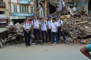 Zerstörte Häuser in Kathmandu, © Den Helfern bietet sich in Nepal ein Bild der Zerstörung -  Foto: Medizinisches Katastrophen Hilfswerk