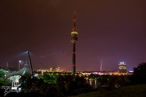 Olympiapark Blitz Gewitter, © Unwetter über München - spektakuläre Blitz-Fotos von TOJE Photografie