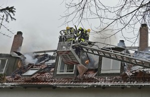 Brand eines Mehrfamilienhauses in Freimann