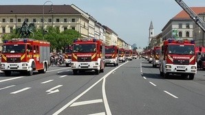 Weltrekord: München feiert längste Feuerwehr-Parade der Welt - Paradefoto