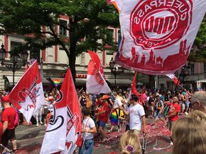 Politparade Christopher Street DAY (CSD) München 2016 - Queerpass vom FC Bayern