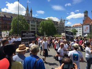 Politparade Christopher Street DAY (CSD) München 2016 - Menschenmenge