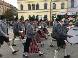 Oktoberfest 2017: Trachten und Schützenumzug 