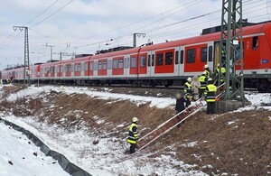 Evakuierung einer S-Bahn im Winter, © Foto: Berufsfeuerwehr München