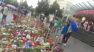 Amoklauf München OEZ Blumen Kerzen Trauer, © Symbolbild