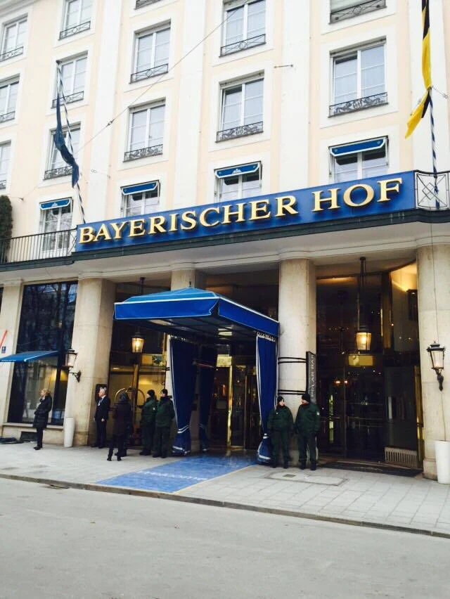 sicherheitskonferenz münchen 2015 polizei vor bayerischer hof