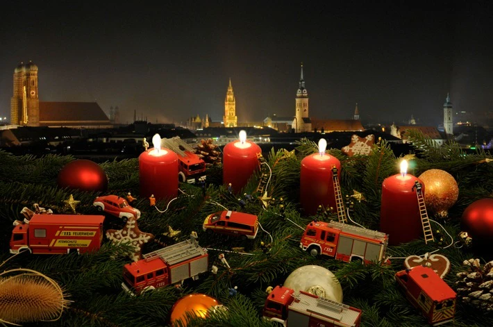 Adventskerzen — © Feuerwehr München