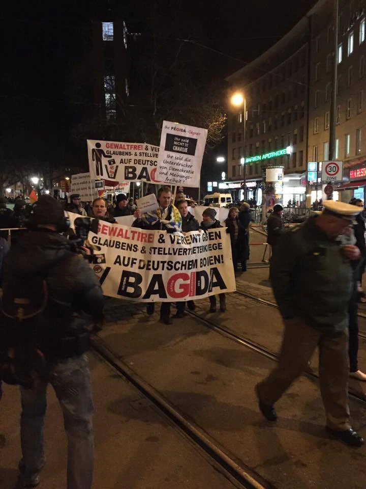 demonstrationen muenchen ist bunt bagida am sendlinger tor (11).jpg