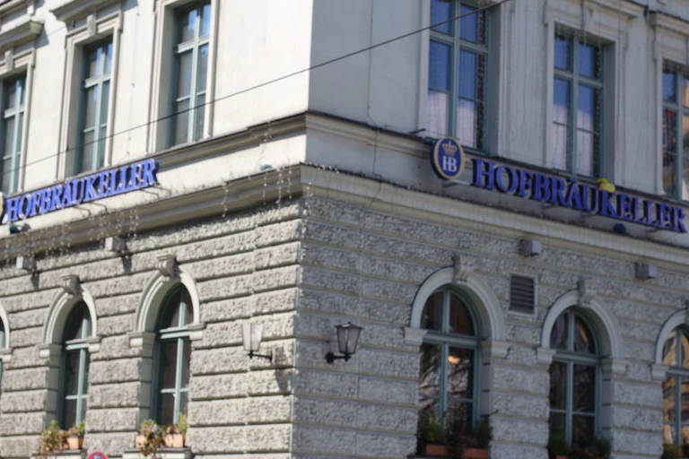 Der Hofbräukeller am Wiener Platz.