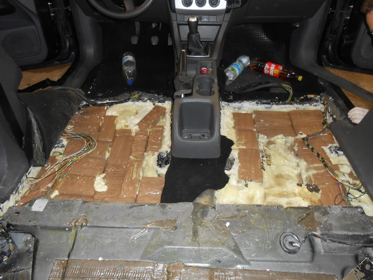 46 kg Haschisch im Kofferraum — © Foto: Polizei Rosenheim