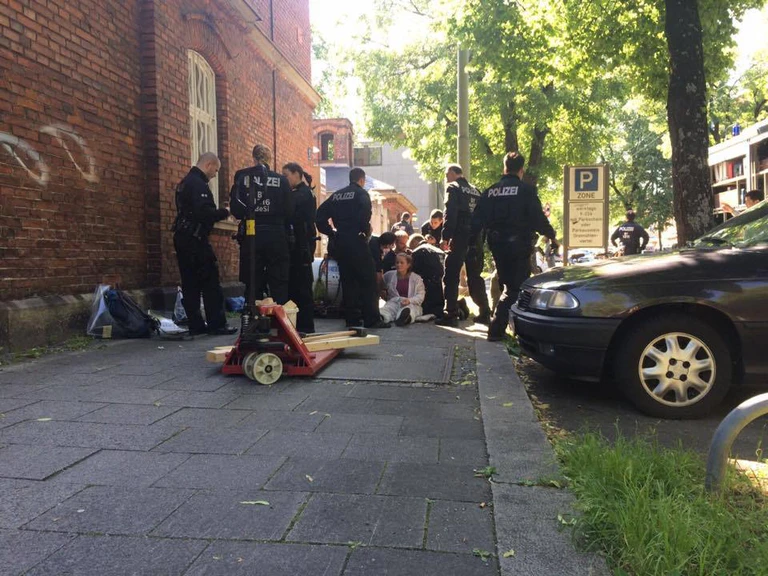 Blockade und Demo am Münchner Schlachthof — © "Tierretter" und G7-Gegner blockieren gemeinsam den Schlachthof in München