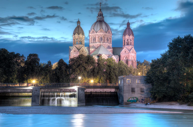 München bei Nacht ist einfach wunderschön. — © Foto: Jo Chambers/Fotolia.com