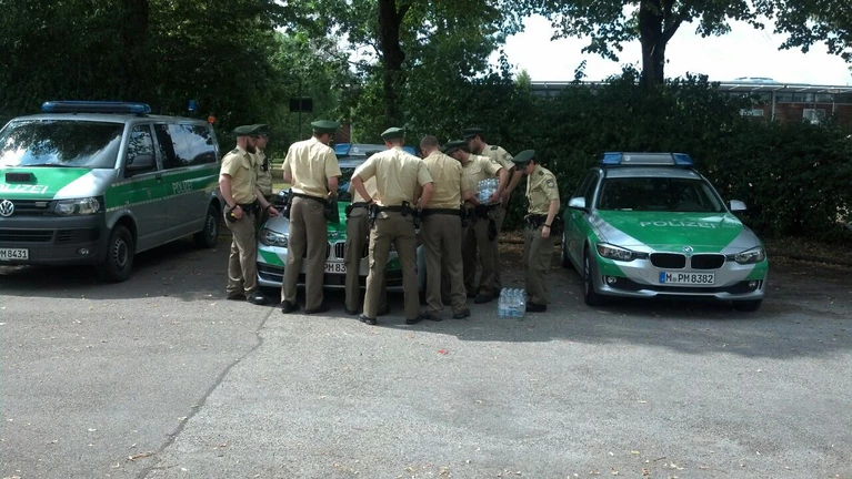 — © Symbolfoto eines Polizeieinsatzes