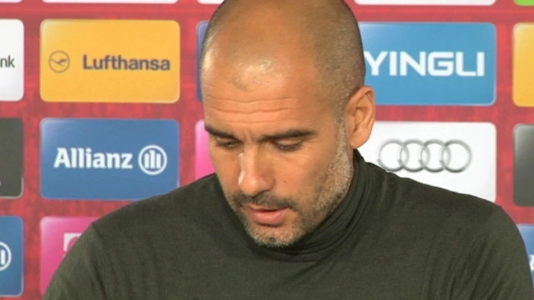 Pep Guardiola bei einer Pressekonferenz des FC Bayern — © Bekommt Verstärkung aus Turin: Pep Guardiola Foto: Archiv