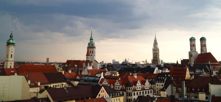 Ausblick über München — © Ein Panorama über München - Foto: <a href="http://portraitiert.de/" target="_blank"> Dirk Schiff/Portraitiert.de </a>