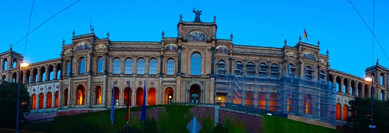 Der Landtag Bayerns in München — © Der Bayrische Landtag - Foto: <a href="http://portraitiert.de/" target="_blank"> Dirk Schiff/Portraitiert.de </a>