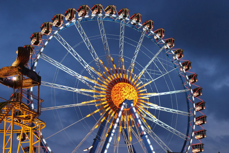 Das Riesenrad auf dem Oktoberfest — © Das Riesenrad auf dem Oktoberfest - Foto: <a href="http://portraitiert.de/" target="_blank"> Dirk Schiff/Portraitiert.de </a>