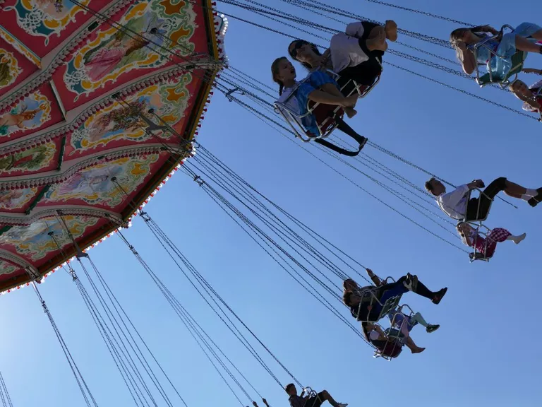 oktoberfest wiesn kettenkarussell