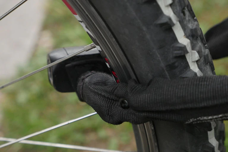 abgesperrtes Fahrrad — © abgesperrtes Fahrrad