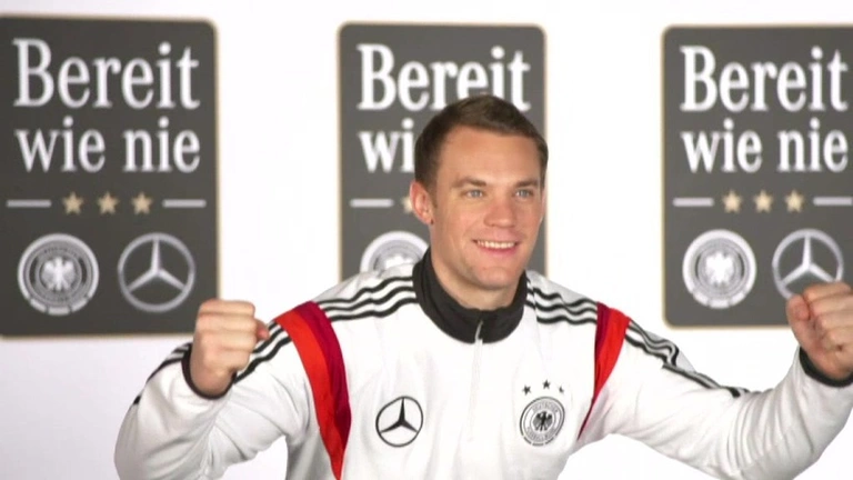 Manuel Neuer in Siegerpose