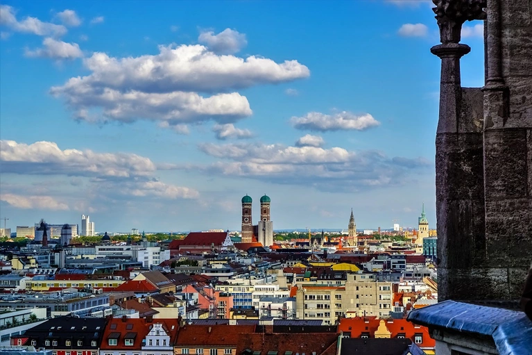 — © Panorama von der St. Paul Kirche - Foto: <a href="http://portraitiert.de/" target="_blank"> Dirk Schiff/Portraitiert.de </a>