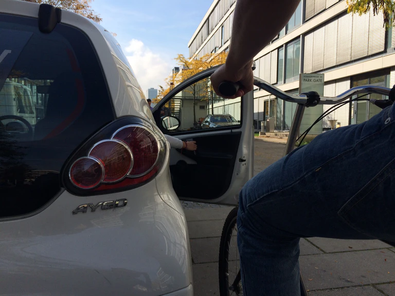 Autotuer Fahrrad Unfall — © Symbolbild.