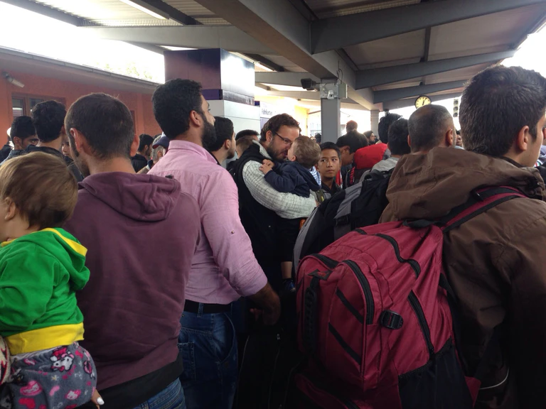 Bahnhof freilassing flüchtlinge