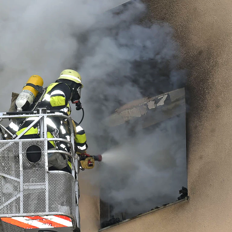 Feuer Brand in Wohnung München — © Symbolfoto einer ausgebrannten Wohnung - Foto der Berufsfeuerwehr München 