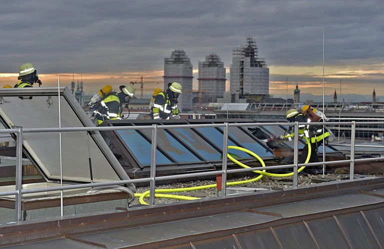 Brand Bürogebäude — © Foto: Berufsfeuerwehr München