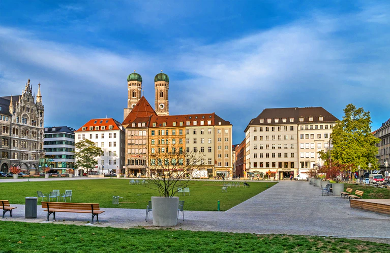 Marienhof in München bei gutem Wetter