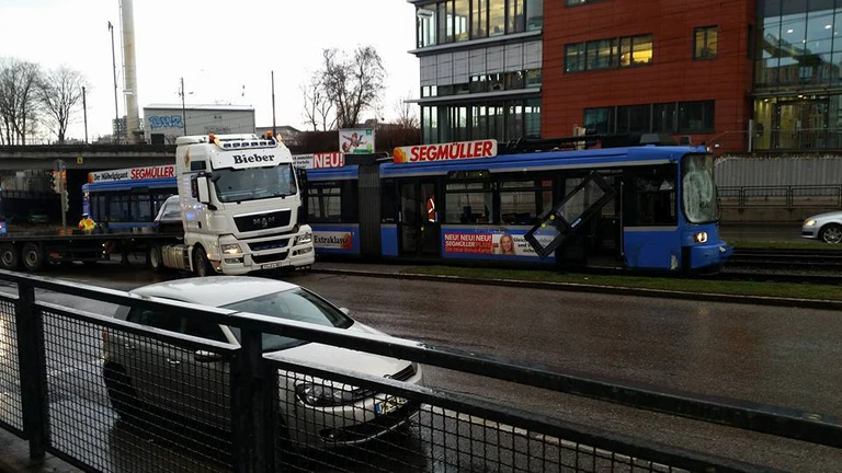 tram unfall landsbergerstrasse — © Foto: Cemo Thedestroyer