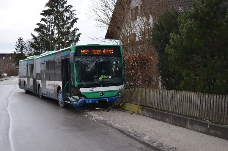 Bus Unfall Planegg — © Symbolfoto eines anderen Unfalls - BIld: Polizei
