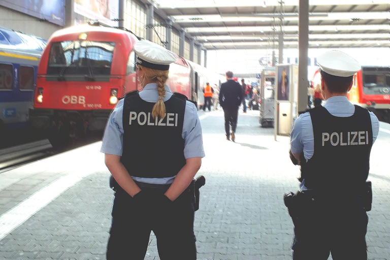 — © Bundespolizei warnt