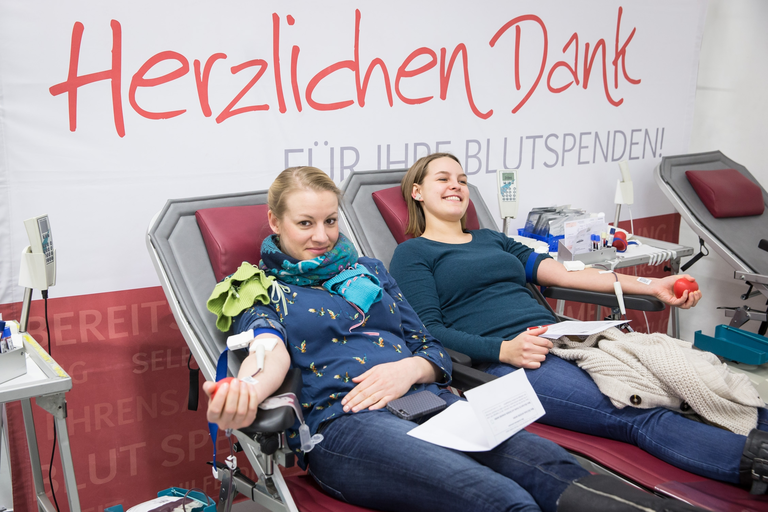 2.000 Blutspenden werden täglich in Bayern gebraucht — © Blutspendedienst
