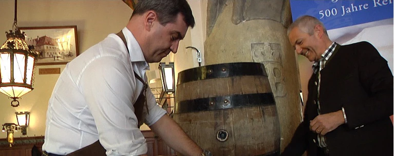  — © Markus Söder zapft das Jubiläumsbier von Hofbräu zum 500-jährigen Jubiläum des bayerischen Reinheitsgebotes