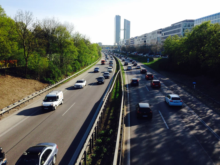 Die A9 mit viel Verkehr