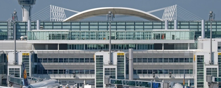 Münchner Flughafen bei gutem Wetter — © Flughafen München