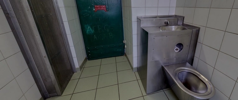 Einzelzelle bei der Polizei München — © Symbolbild