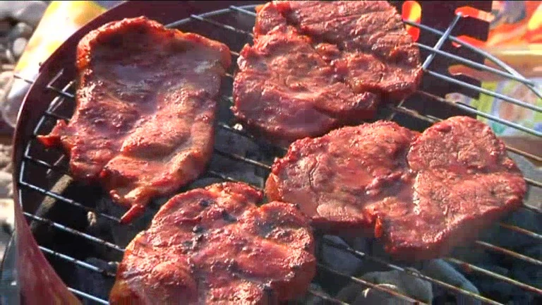 Fleisch auf einem Grill