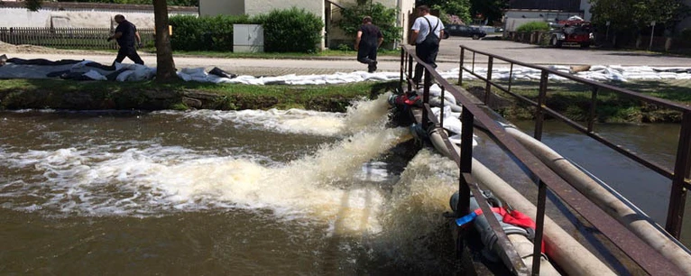 Hochwasser Aufräumarbeiten