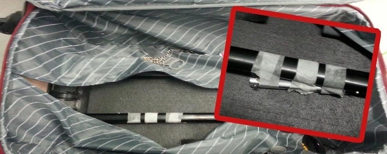 Jugendlicher will Butterflymesser in Koffer schmuggeln — © Fotos: Zoll
