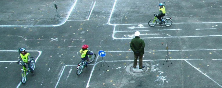 Schüler üben für den Fahrradführerschein — © Foto: Polizei