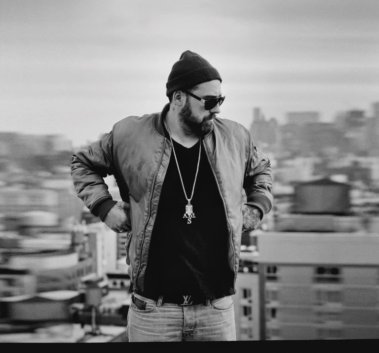 Ein Image Foto des Rappers Sido — © Sido, Madcon und Felix Jeahn live auf der Galopprennbahn in Riem
