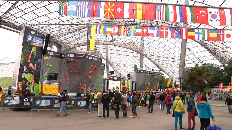 Klettern für Experten, Boulderweltcup im Olympiastadion