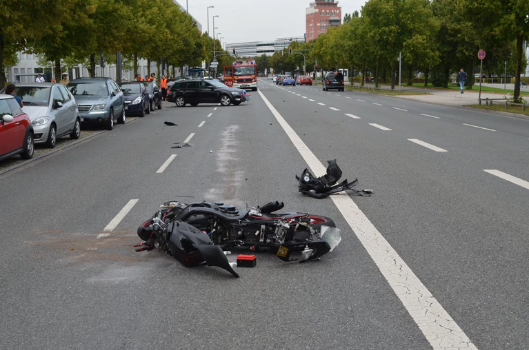 Foto eines Motorradunfalls — © Symbolfoto: Polizei München