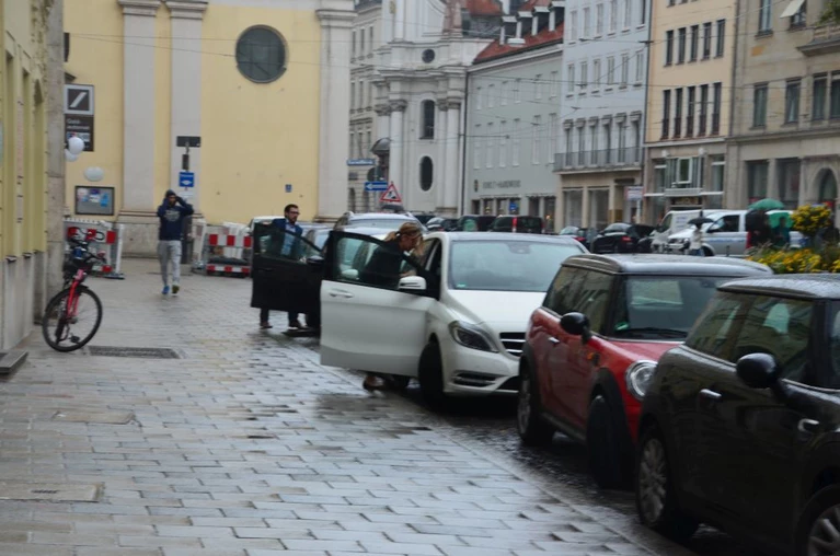 Parkende Autos München — © Foto: Symbolbild