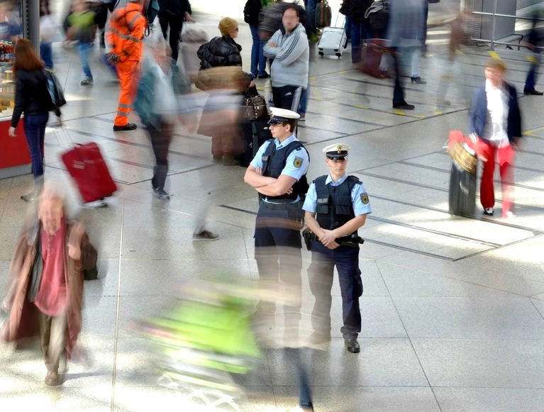 Bundespolizei Hauptbahnhof München Streife Polizei Polizisten — © Bundespolizei München: Widerstand gegen Bundespolizisten
